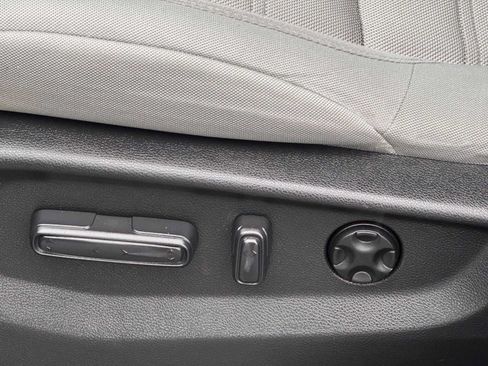 Used 2019 Honda CR-V EX image 8