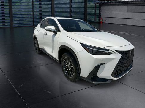 Certified 2025 Lexus NX 250 FWD w/ Towing Package (2000 Lbs) image 2
