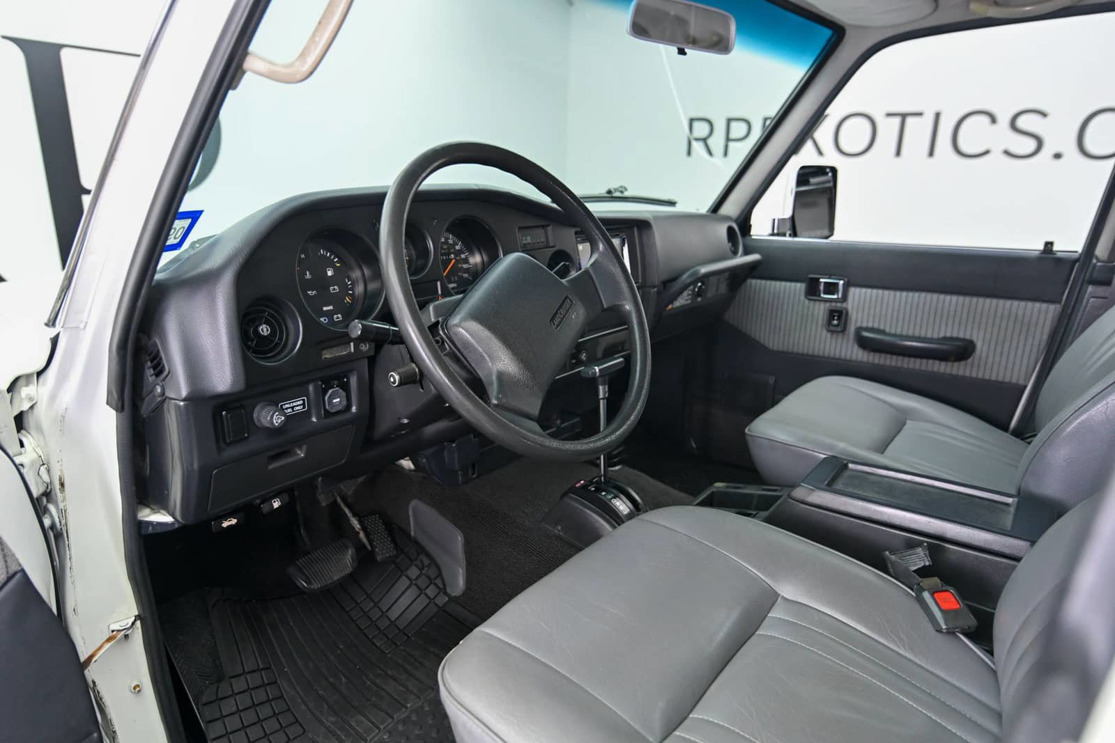 Used 1988 Toyota Land Cruiser AWD/4WD image 2