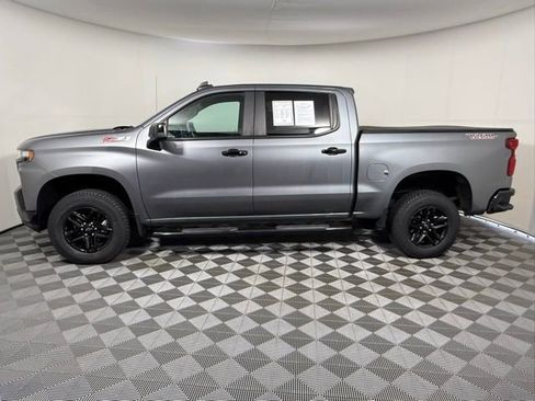 Used 2021 Chevrolet Silverado 1500 LT Trail Boss w/ Convenience Package II image 3