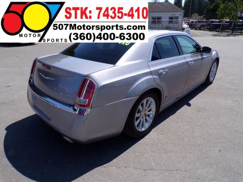 Used 2014 Chrysler 300 C image 8
