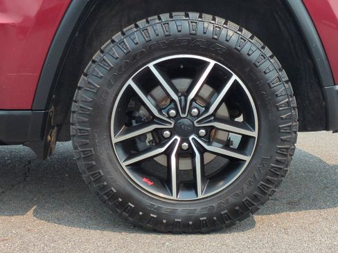 Used 2019 Jeep Grand Cherokee Trailhawk AWD/4WD image 45