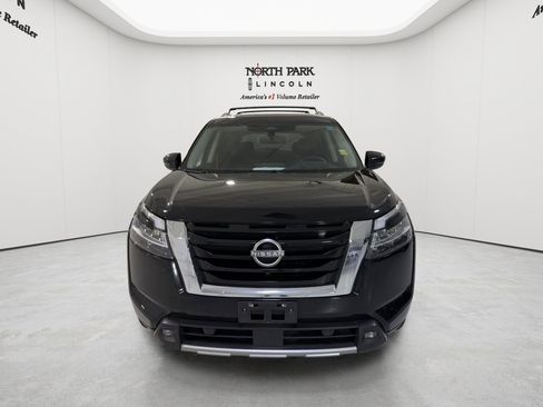 Used 2022 Nissan Pathfinder Platinum w/ Cargo Package FWD image 8