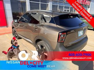 Used 2025 Nissan Kicks SR video 1