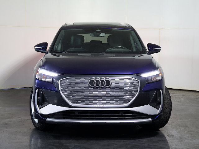 Used 2024 Audi Q4 e-tron Premium Plus w/ Premium Plus AWD/4WD image 9