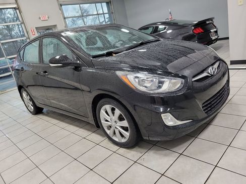 Used 2013 Hyundai Accent SE image 9