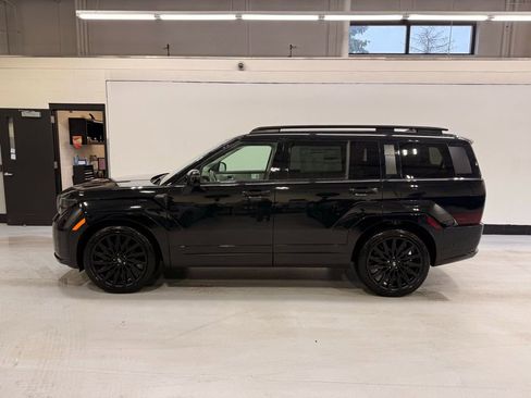 Used 2024 Hyundai Santa Fe Calligraphy image 2