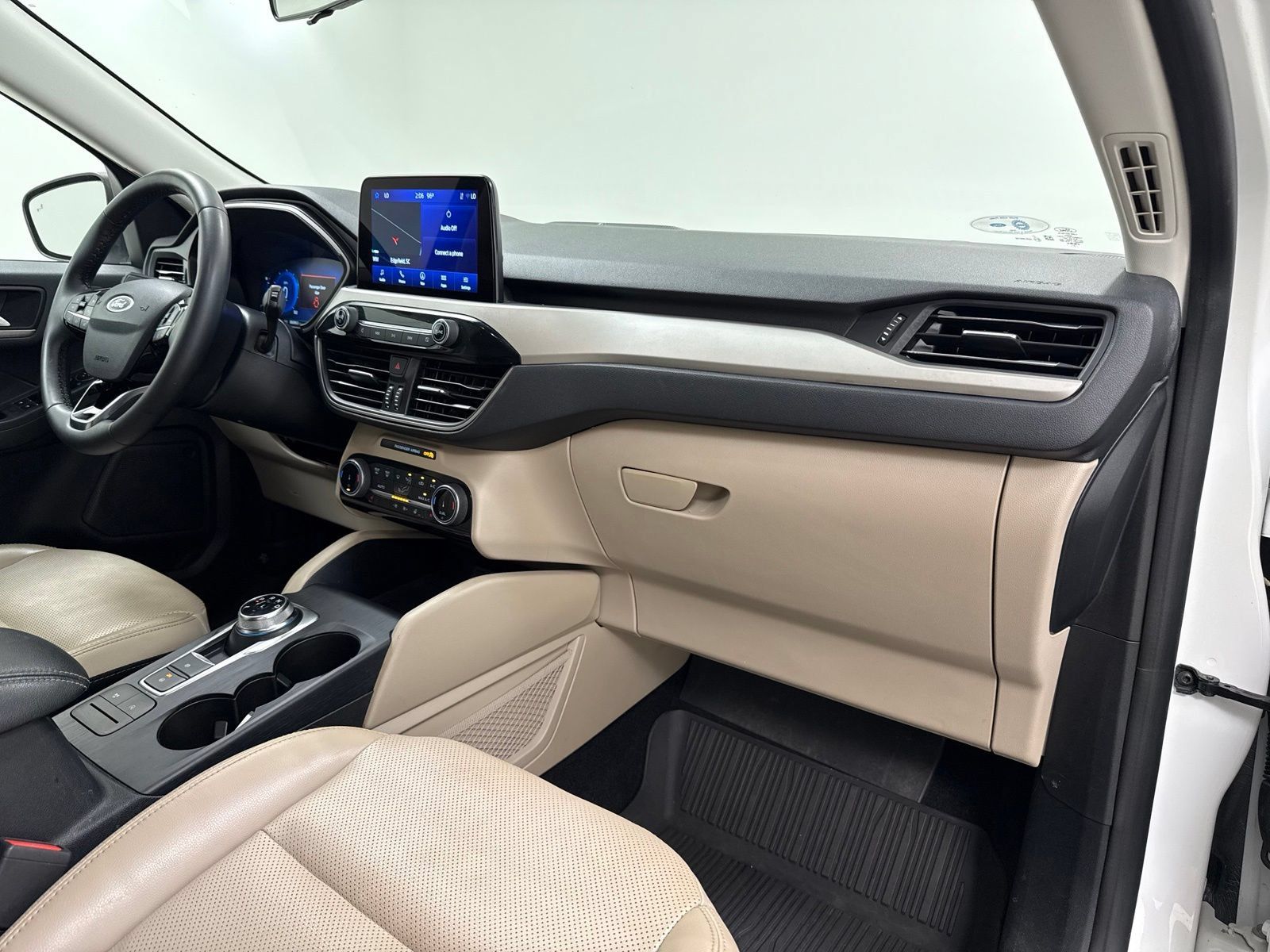 Used 2022 Ford Escape SEL w/ Technology Package FWD image 29