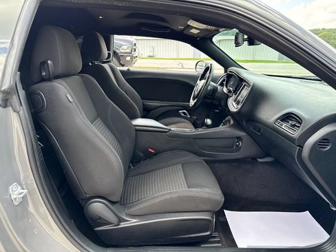 Used 2018 Dodge Challenger SXT w/ Blacktop Package RWD image 40