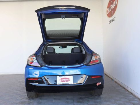 Used 2017 Chevrolet Volt Premier w/ Driver Confidence II Package FWD image 5