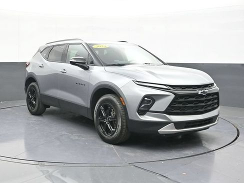 Used 2024 Chevrolet Blazer LT w/ Midnight/Sport Edition FWD image 19