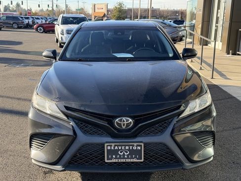 Used 2019 Toyota Camry L image 3