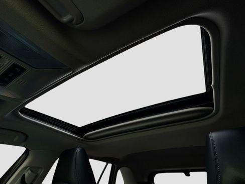 Used 2021 Toyota RAV4 Limited image 25