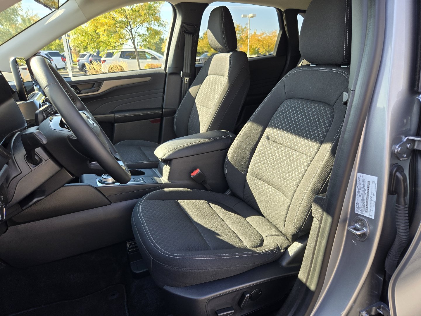 Used 2024 Ford Escape Active AWD/4WD image 3