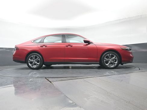 Certified 2023 Honda Accord EX image 34