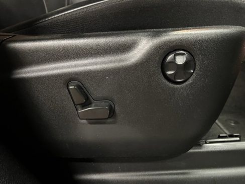 Used 2022 Jeep Grand Cherokee Limited image 30