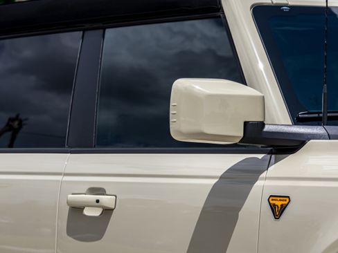 New 2025 Ford Bronco Badlands image 11