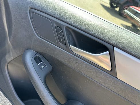 Used 2013 Volkswagen Jetta SE image 20