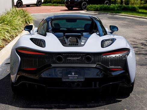 Used 2025 McLaren Artura Spider image 4