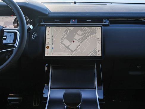 New 2026 Land Rover Range Rover Velar Dynamic SE image 13