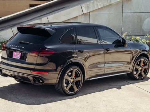Used 2016 Porsche Cayenne Turbo AWD/4WD image 46