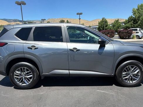 Used 2024 Nissan Rogue S AWD/4WD image 2