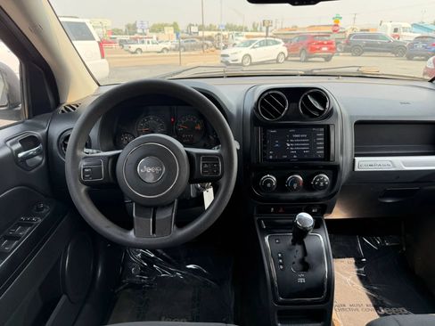 Used 2017 Jeep Compass Sport w/ Power Value Group AWD/4WD image 21