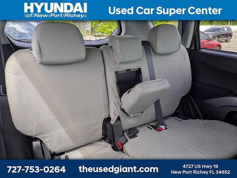 Used 2007 Mitsubishi Outlander LS image 9