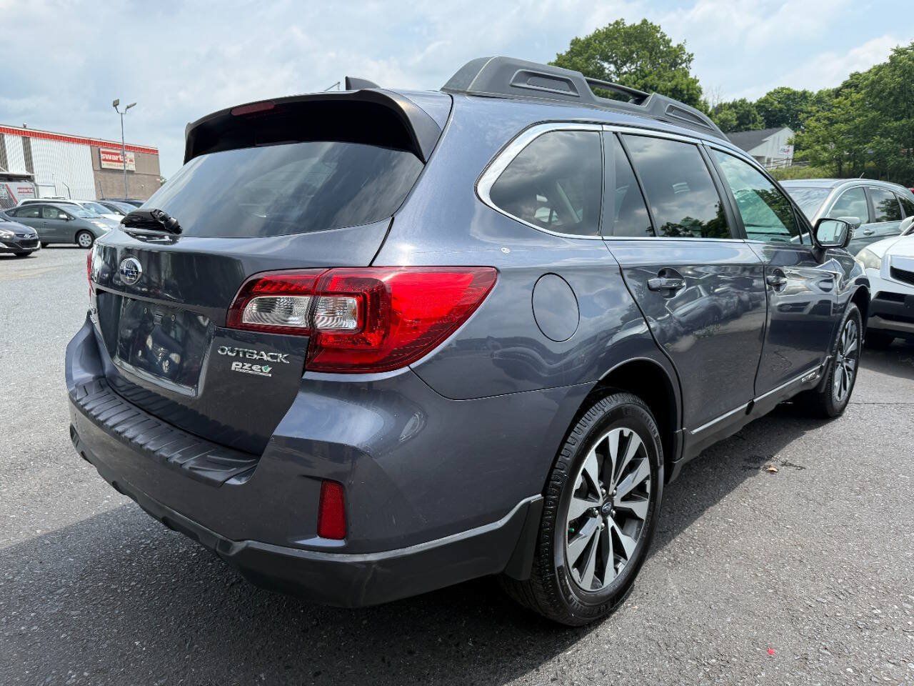 Used 2016 Subaru Outback 2.5i Limited AWD/4WD image 5