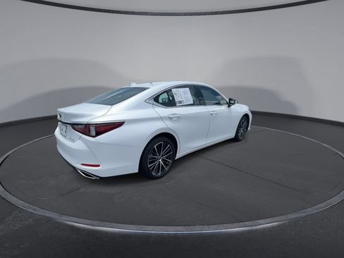 Used 2025 Lexus ES 350 w/ Premium Package FWD image 8