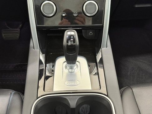 Used 2023 Land Rover Discovery Sport SE image 11