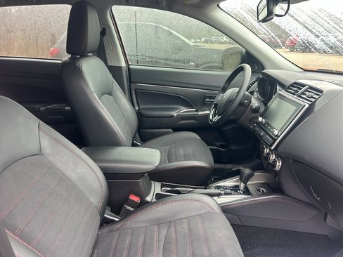 New 2025 Mitsubishi Outlander Sport SE image 9