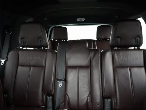 Used 2016 Ford Expedition Platinum image 32