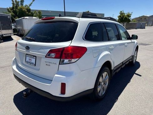Used 2011 Subaru Outback 3.6R Limited AWD/4WD image 3