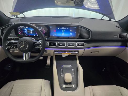 New 2026 Mercedes-Benz GLS 450 4MATIC image 17