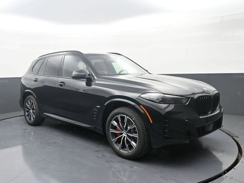 New 2026 BMW X5 xDrive40i w/ M Sport Package AWD/4WD image 3
