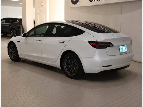 Used 2021 Tesla Model 3 Standard Range Plus RWD image 5