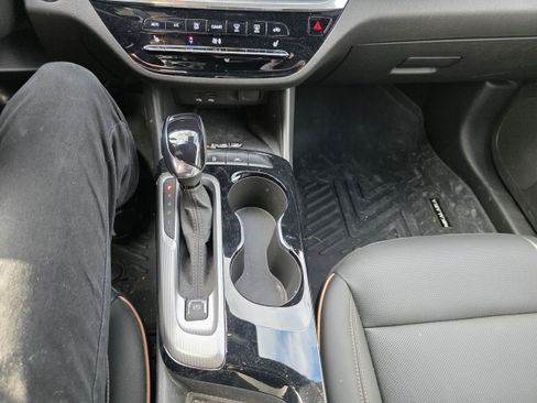 Used 2024 Buick Envista Avenir image 11