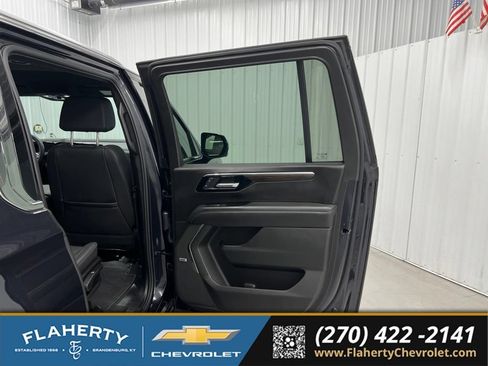 Used 2026 Chevrolet Suburban LT w/ Comfort Package AWD/4WD image 12