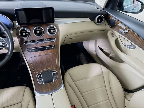 Used 2022 Mercedes-Benz GLC 300 4MATIC image 25