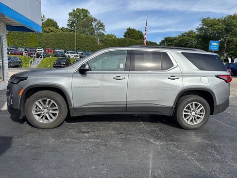 Used 2023 Chevrolet Traverse LT AWD/4WD image 1