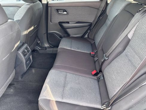 Used 2023 Nissan Rogue SV FWD image 14