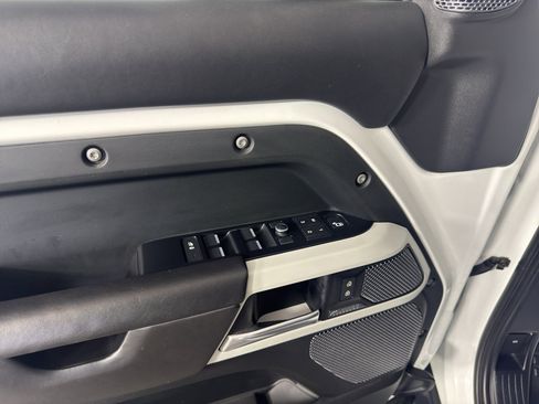 Used 2020 Land Rover Defender 110 HSE AWD/4WD image 15