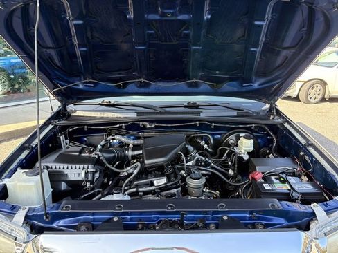 Used 2015 Toyota Tacoma PreRunner image 38