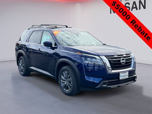 New 2025 Nissan Pathfinder SV w/ SV Premium Package image 7