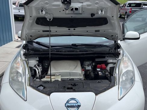 Used 2016 Nissan Leaf SV FWD image 25
