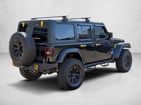 Used 2019 Jeep Wrangler Unlimited Sahara AWD/4WD image 5