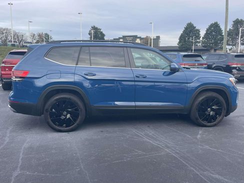 Certified 2025 Volkswagen Atlas SE w/ Panoramic Sunroof Package image 10
