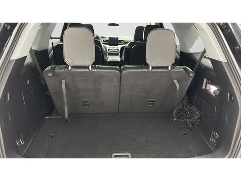 Used 2021 Ford Explorer XLT w/ Equipment Group 202A AWD/4WD image 22