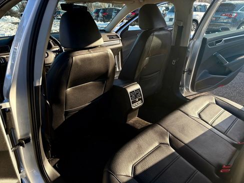 Used 2016 Volkswagen Passat 1.8T SE image 18